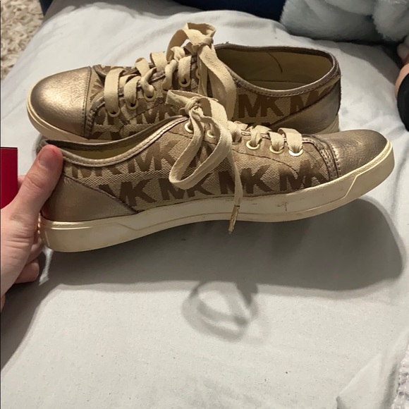 Shoes - Picture 2 of 2